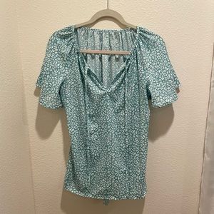 Weekend blue and white leopard print to